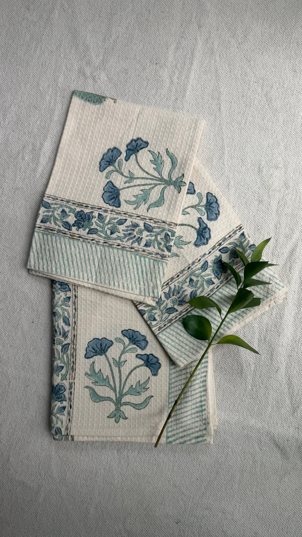 Blue Daffodils Bath Towel Set