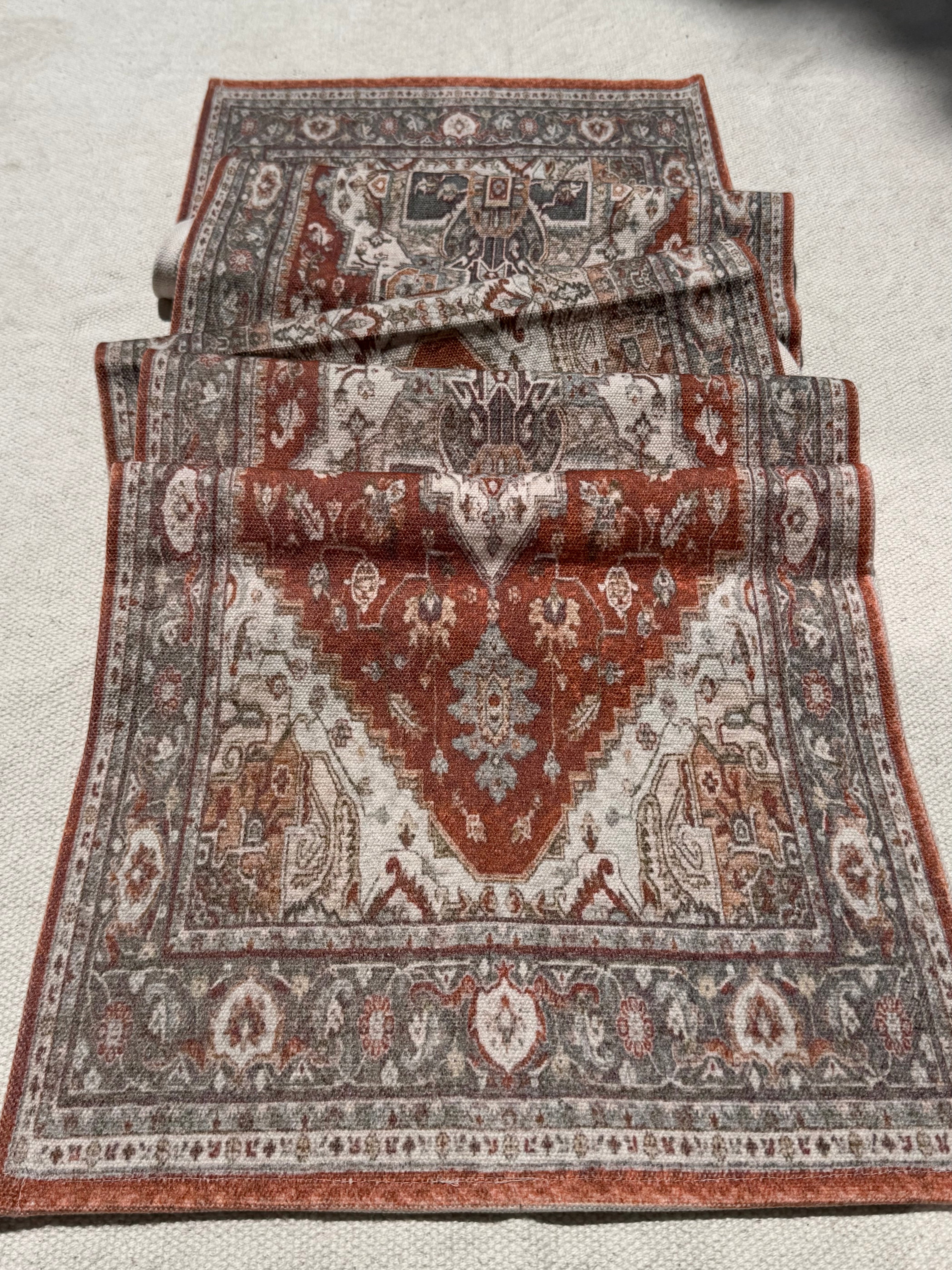 Heirloom Medallion — Tapestry Table Runner