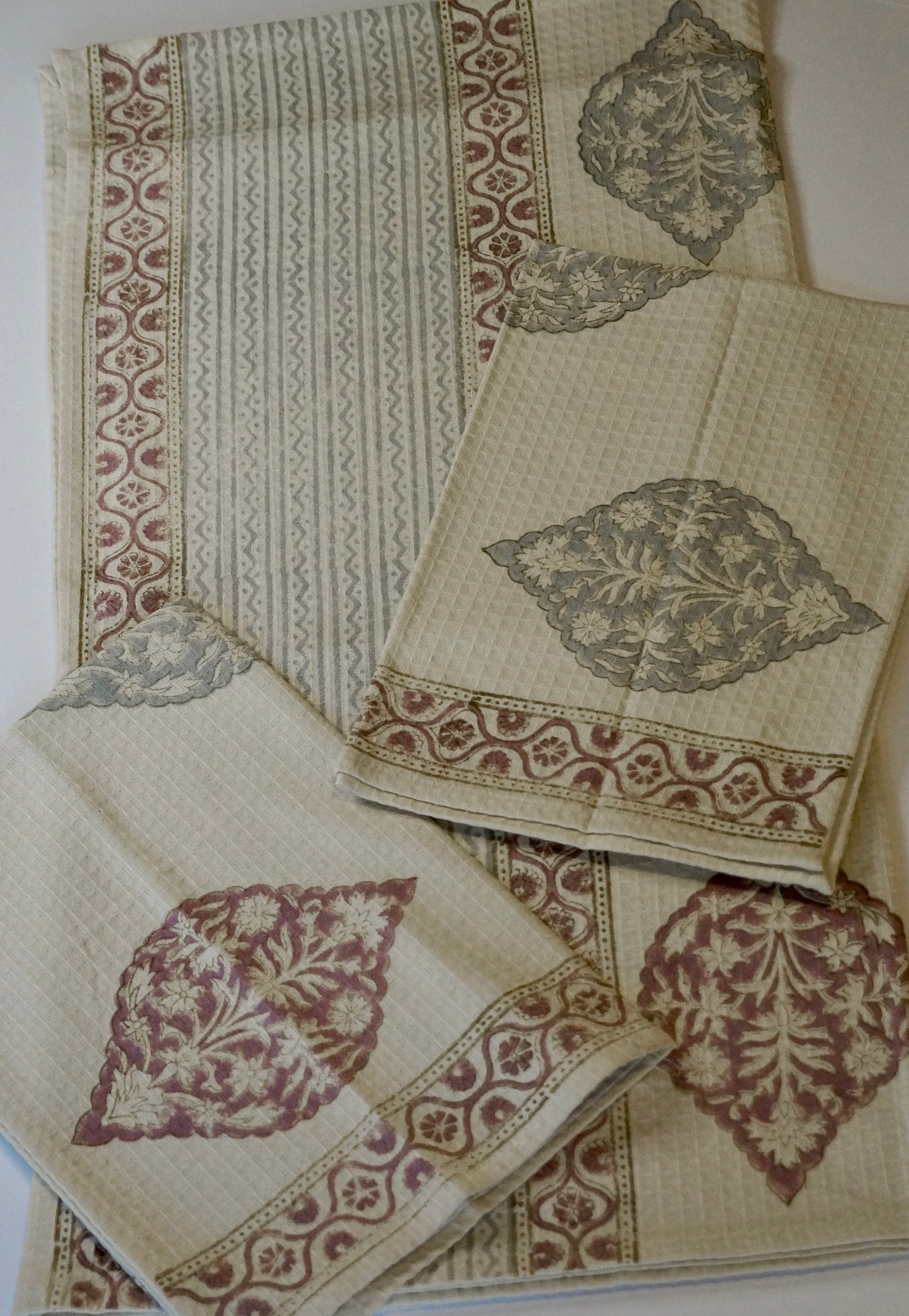 Ditzy Dreams Bath Towel Set