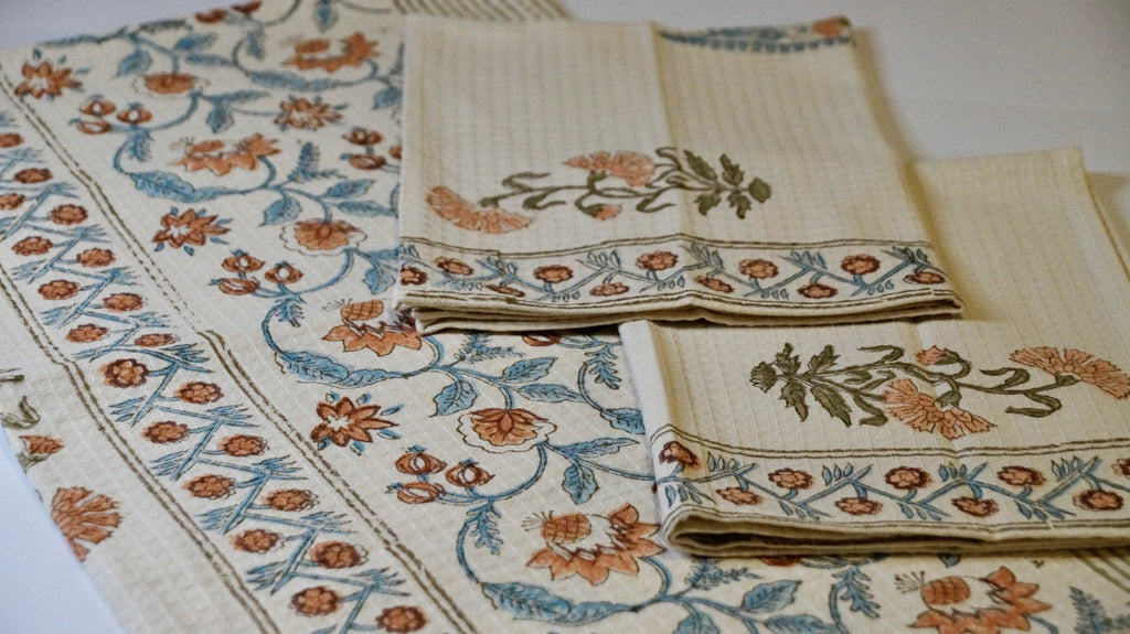 Carnation Charm Bath Towel Set
