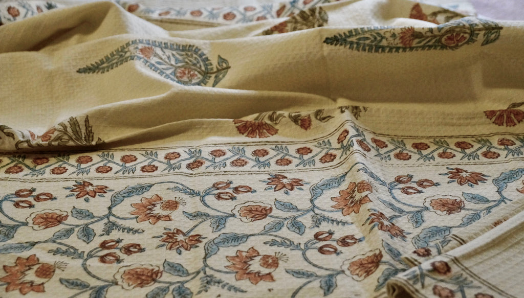 Carnation Charm Bath Towel Set