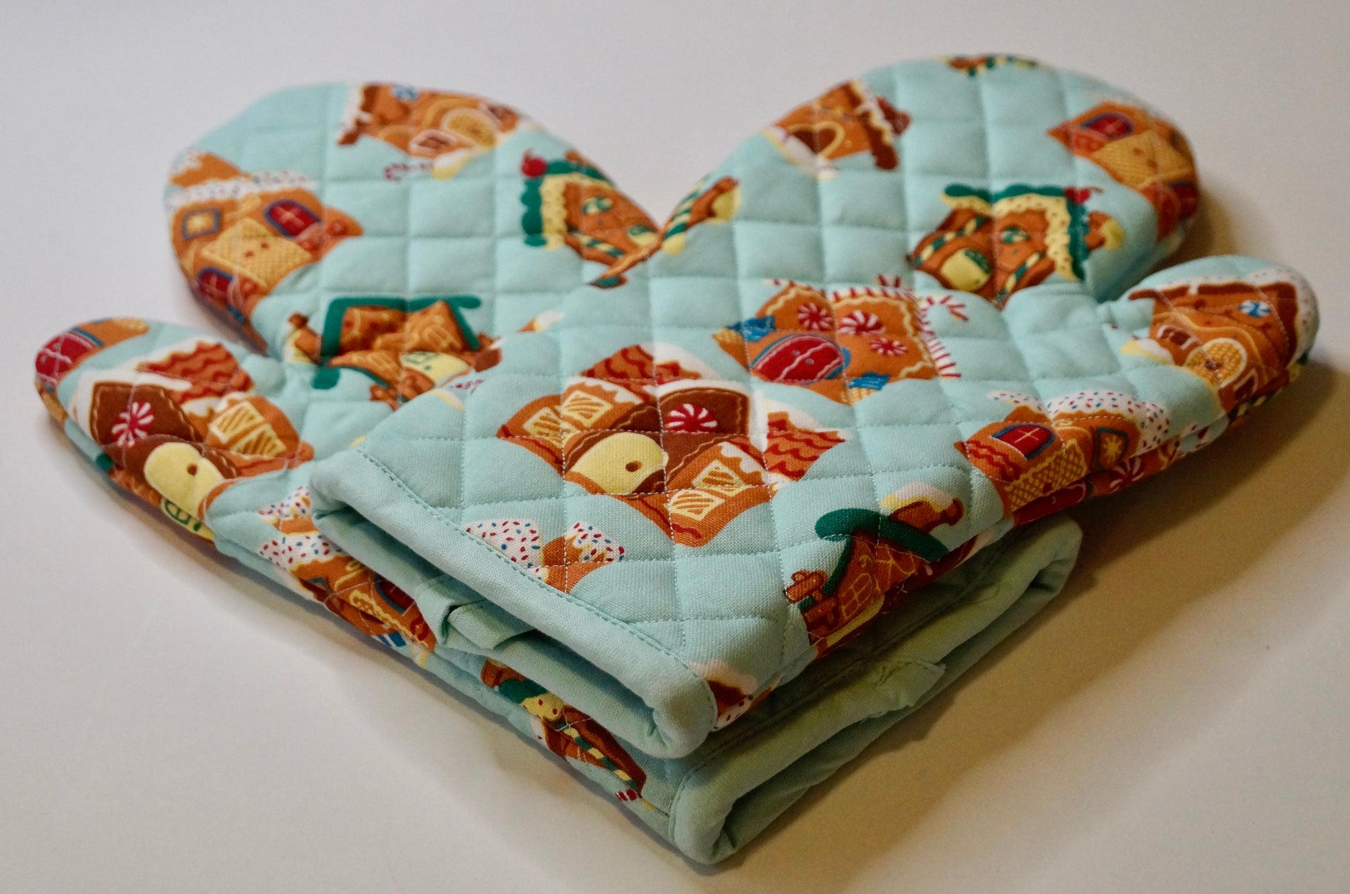 Cookies N' Cakes Oven Mitts