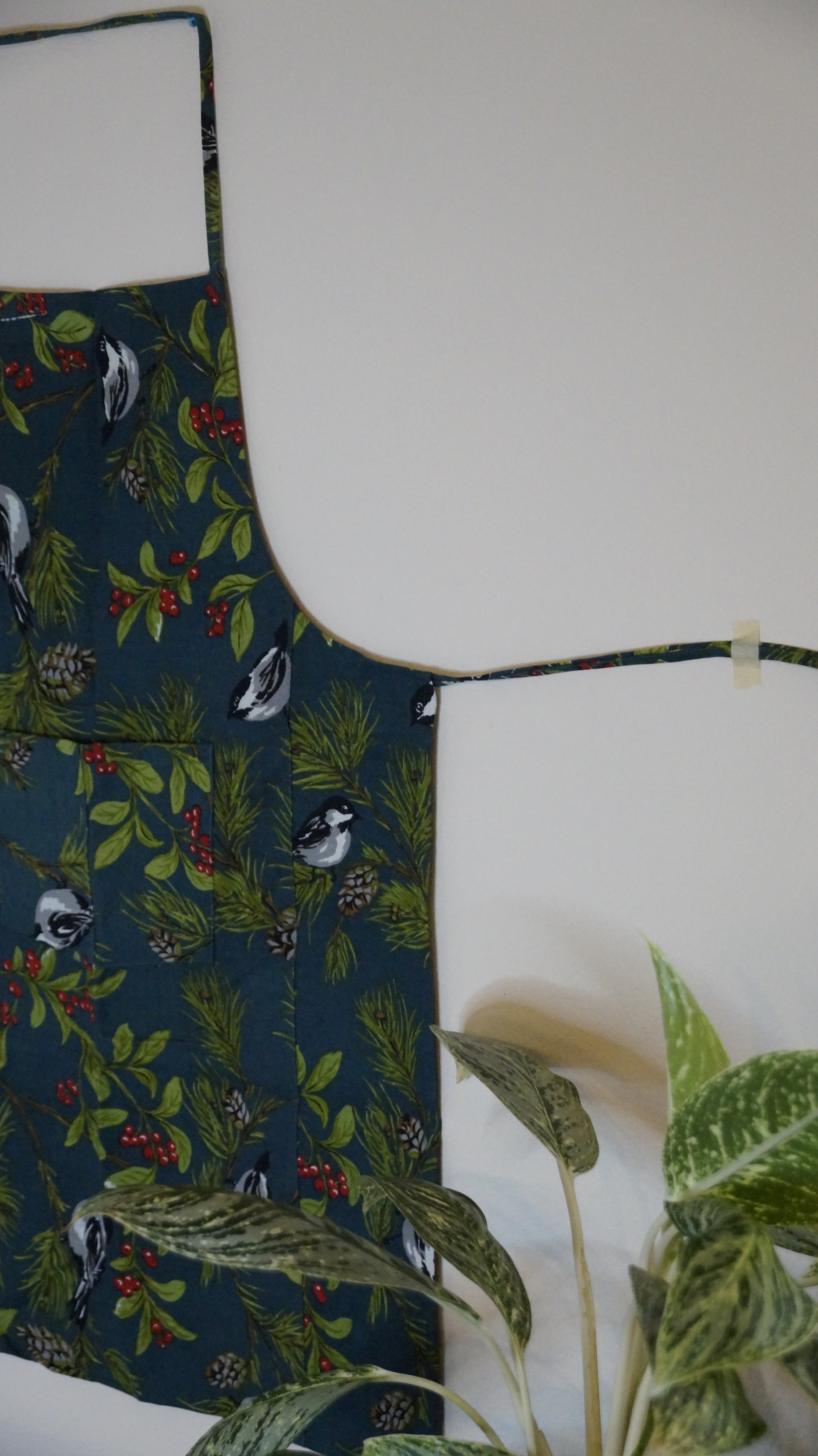 Birds N Berries Apron