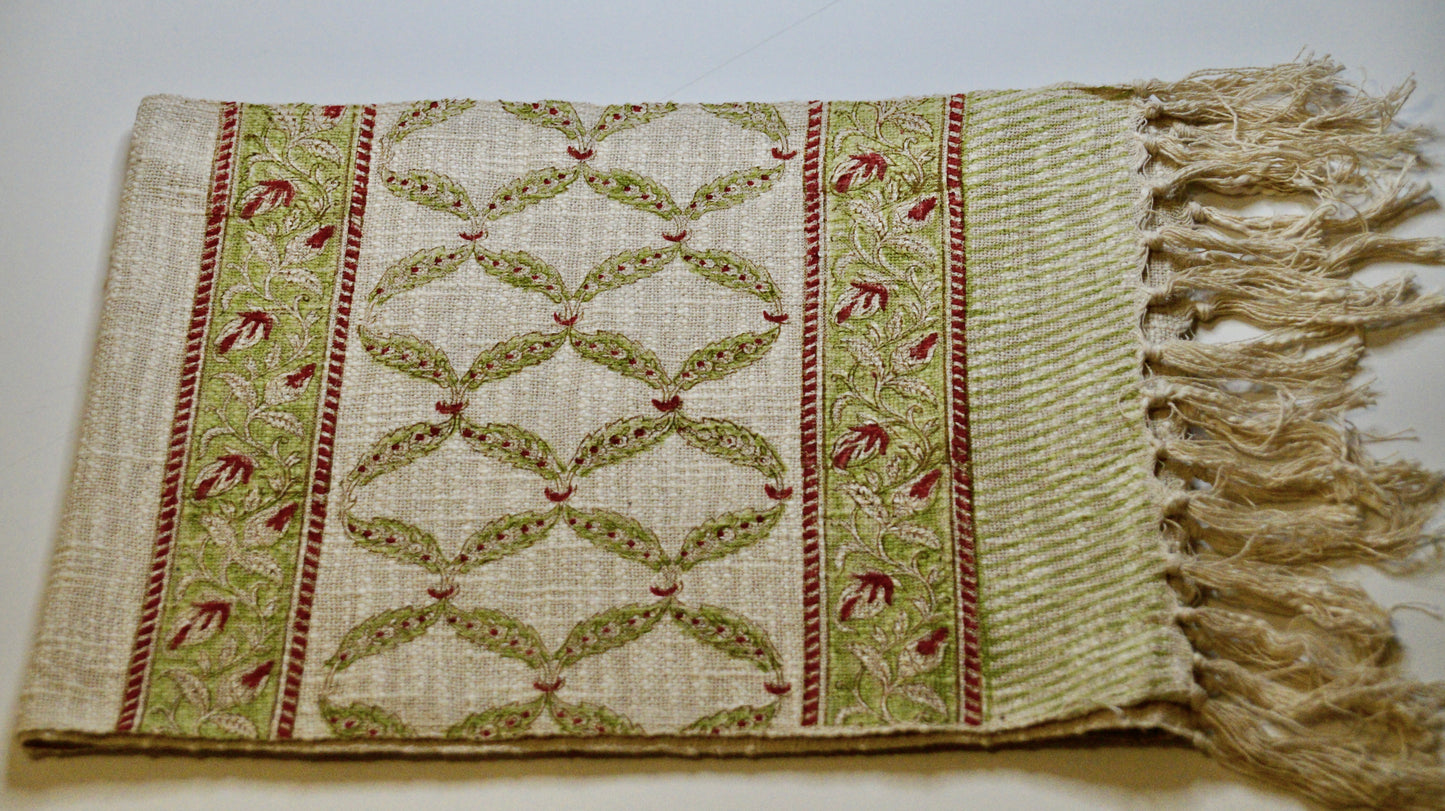 Fuchsia Pop Table Runner