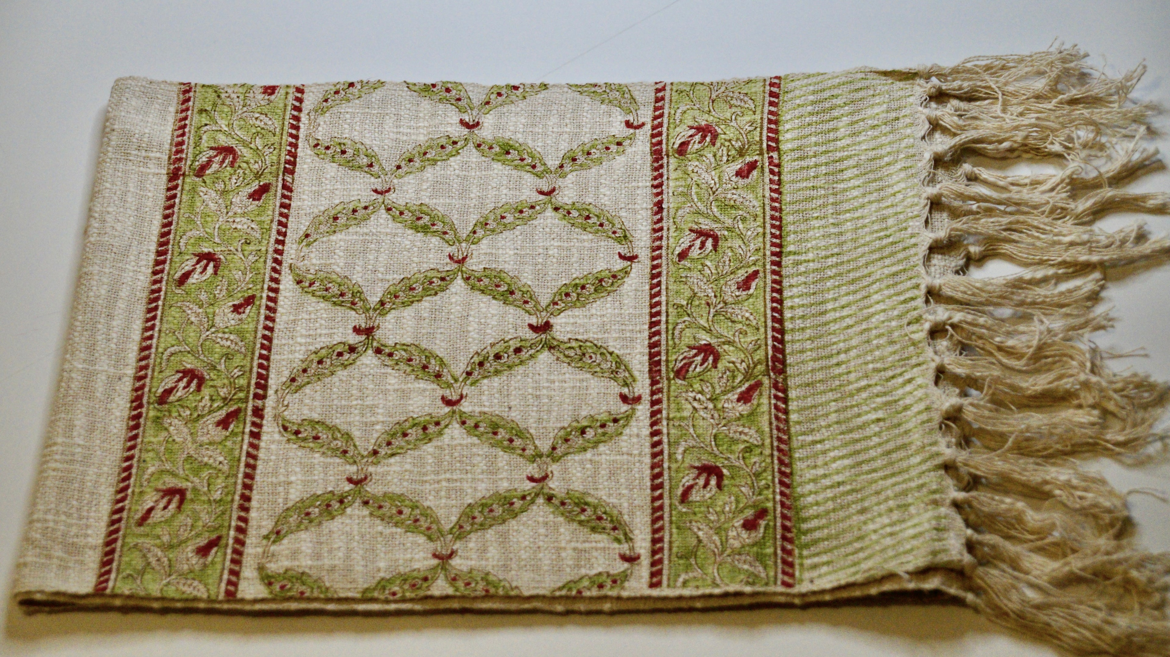 Fuchsia Pop Table Runner