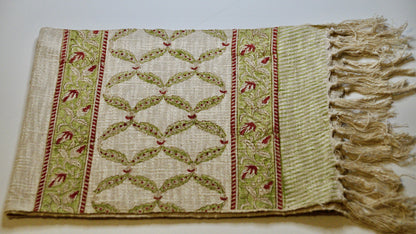 Fuchsia Pop Table Runner