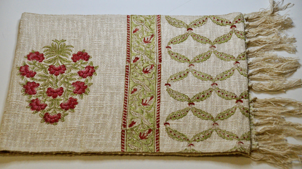 Fuchsia Pop Table Runner