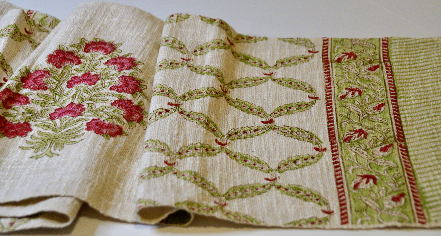 Fuchsia Pop Table Runner