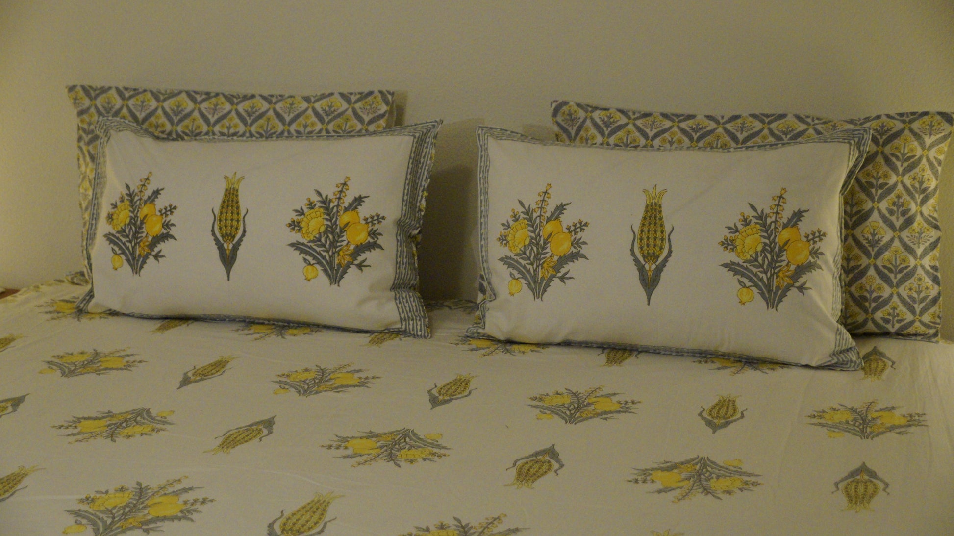 Zesty Bliss Bedsheet Set