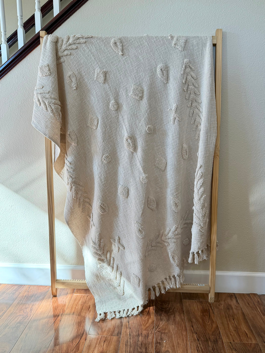 Cloudscape Comfort - Tufted Throw Blanket