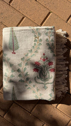 Gulbaag Throw Blanket