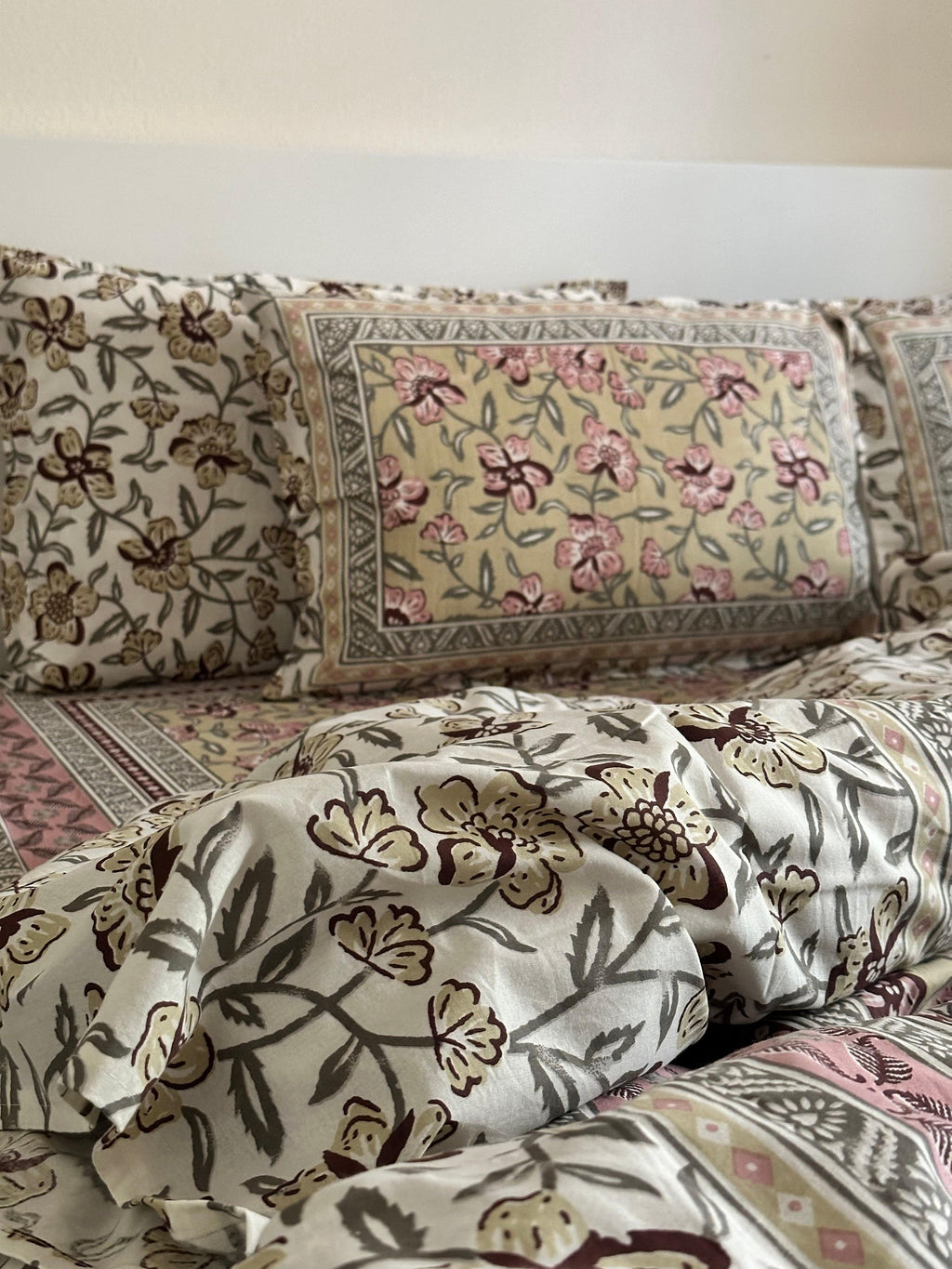 Floral Olive Blush Bedsheet Set - DewDropHues