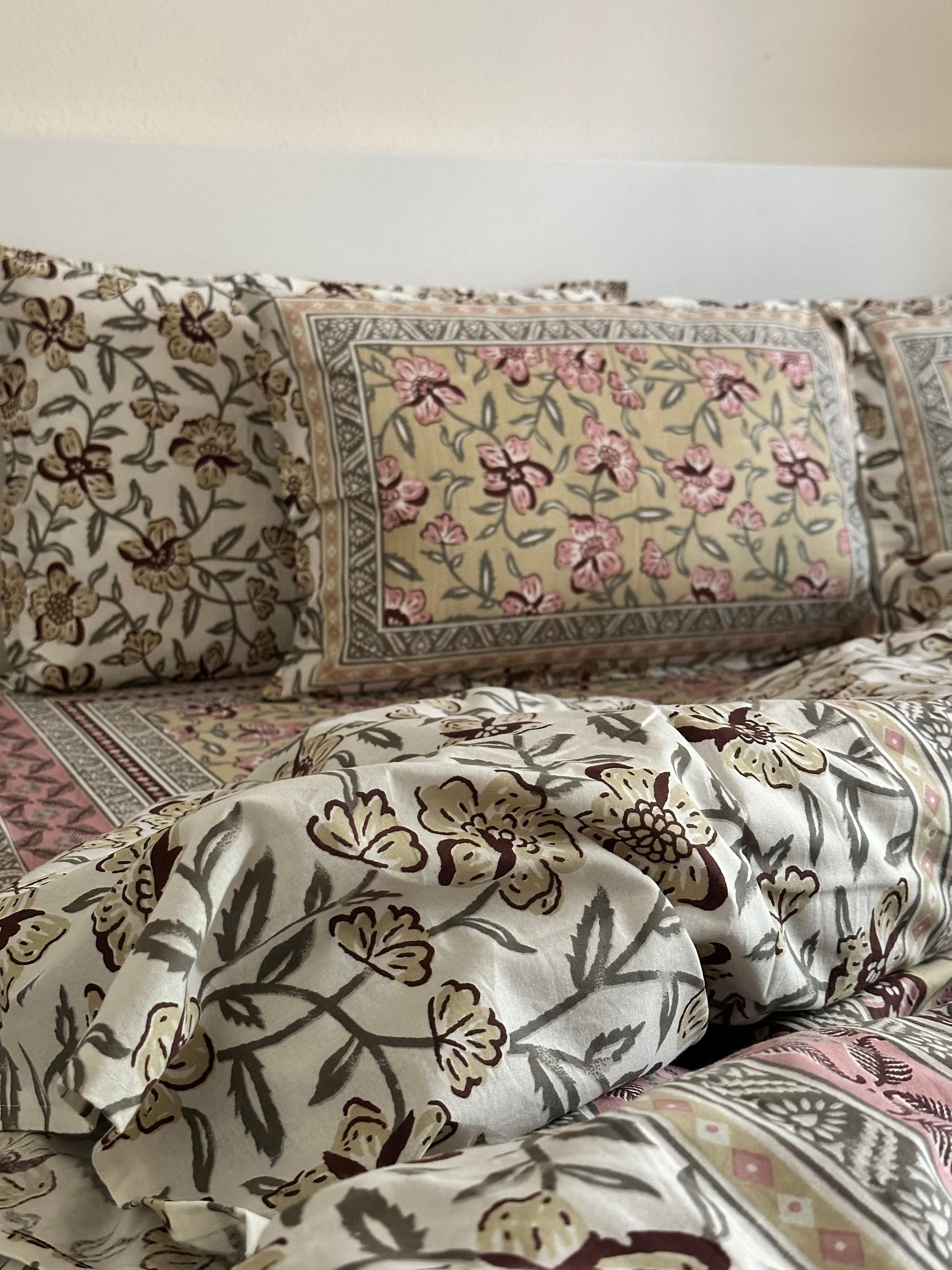 Floral Olive Blush Bedsheet Set - DewDropHues