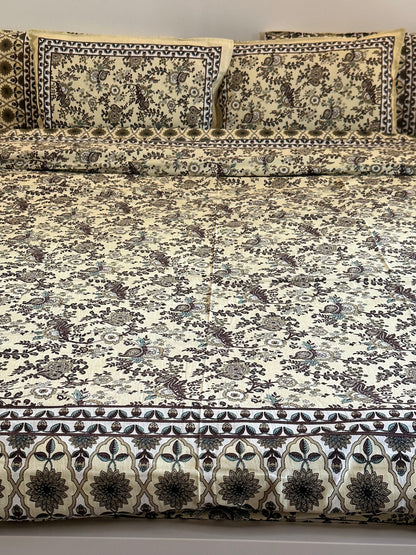 Cream Paisley Vines Bedsheet Set