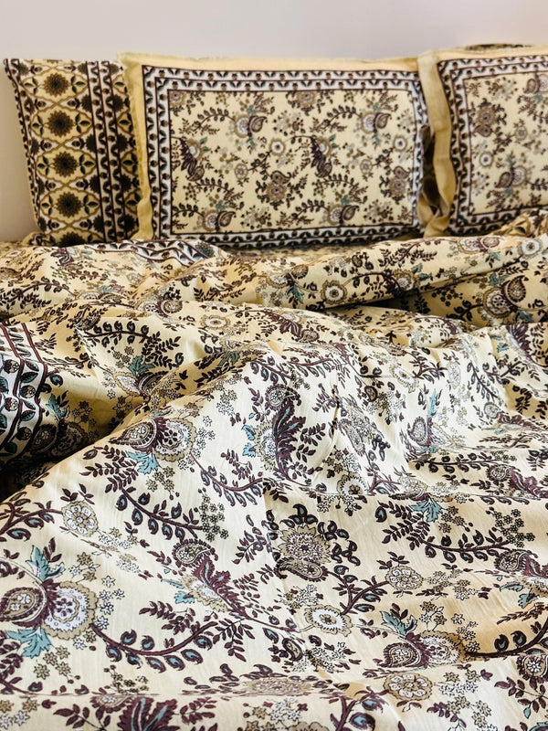 Foundation Edit Cream Paisley Vines hand-block printed South Cotton bedsheet set by DewDropHues, featuring a vintage floral design and breathable heritage weave.