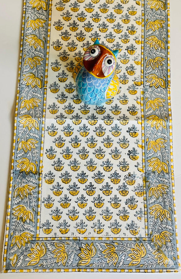 Bloomcore Table Runner