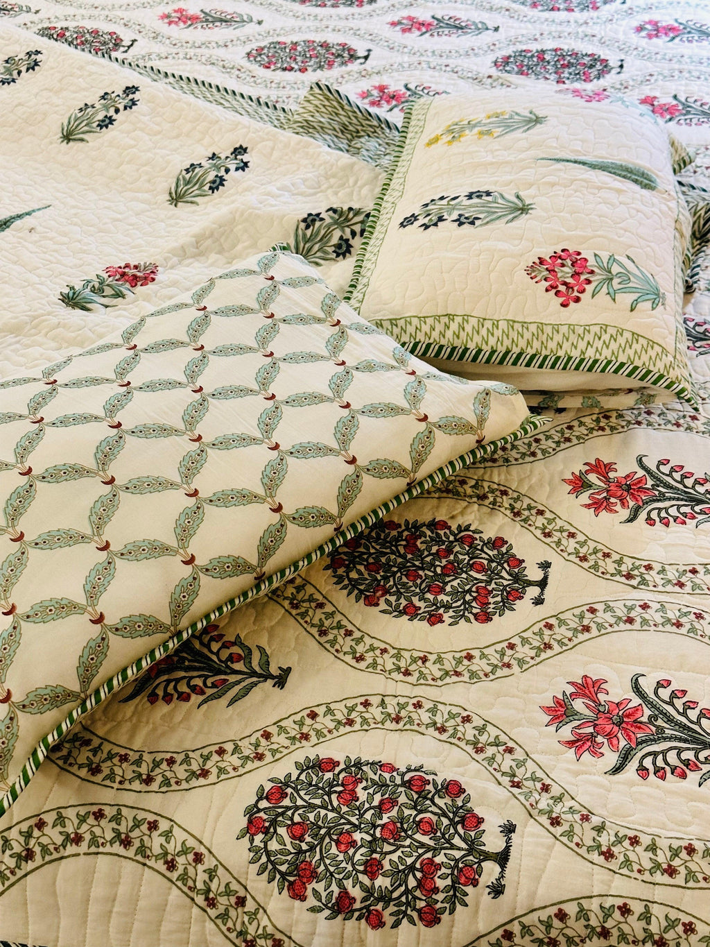 Pomegranate Blossoms Reversible Quilt Set
