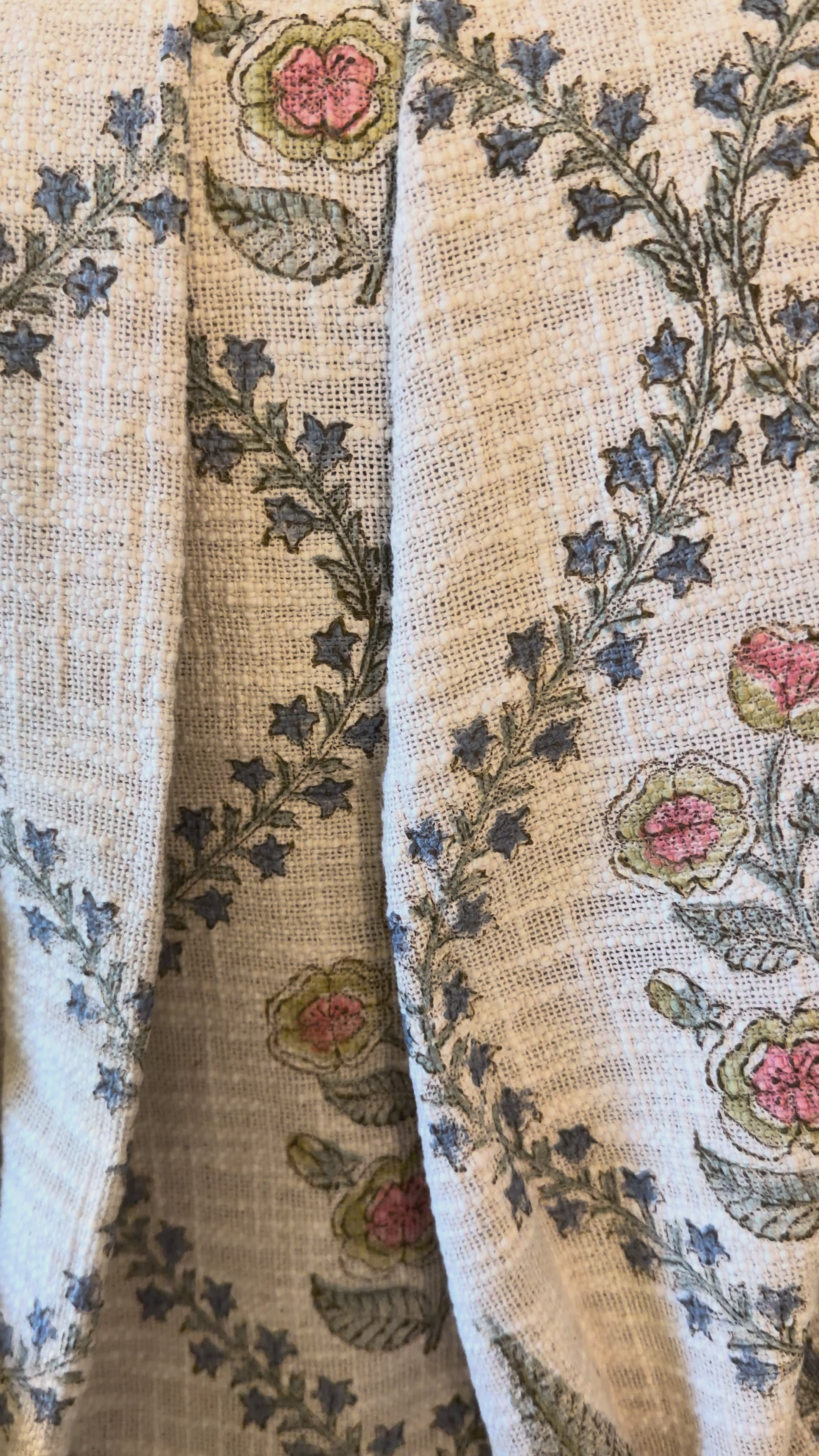 Nilaya Throw Blanket